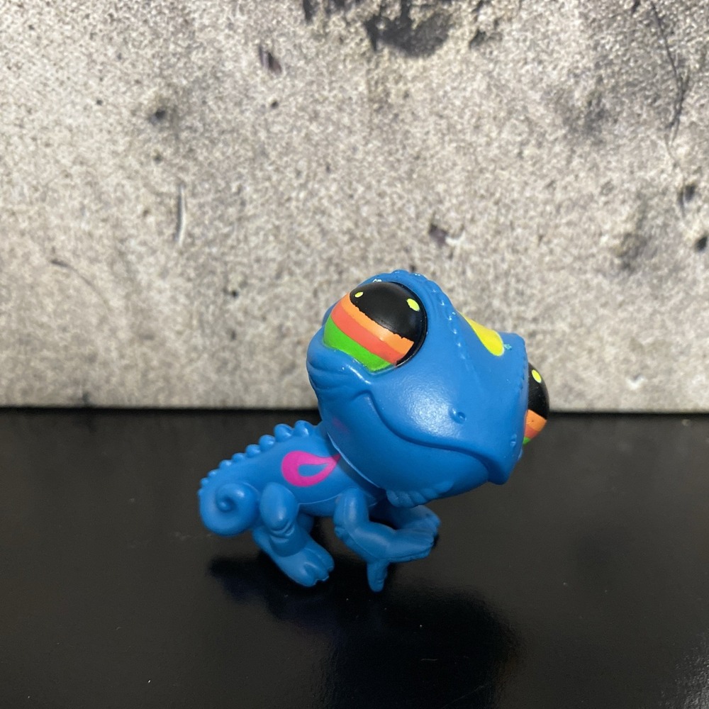 Littlest Pet Shop Lps 210 G7 Black‎ Light Pet Blind Bag Blue Chameleon
